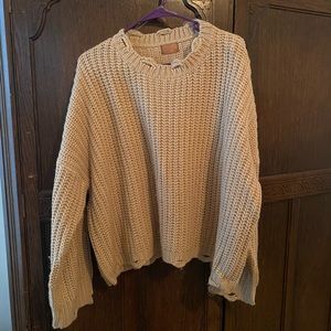 POL tan/cream sweater